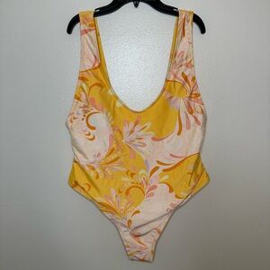 NWOT RIVER ISLAND Scoop-Neck Printed Swimsuit Pull On Style Open Back Size 12